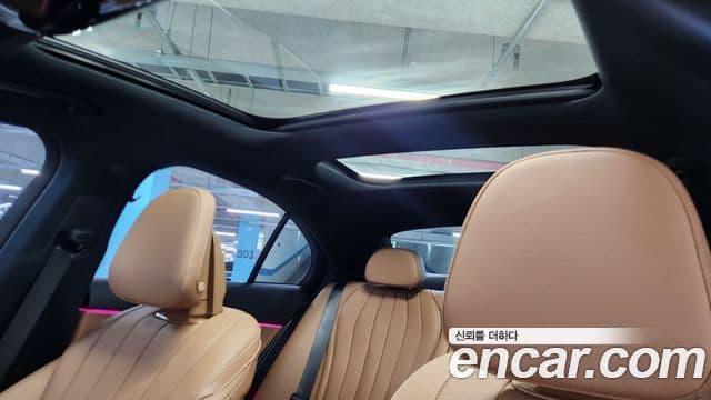 Mercedes-Benz E-Class 2025 — ფოტო 14/19