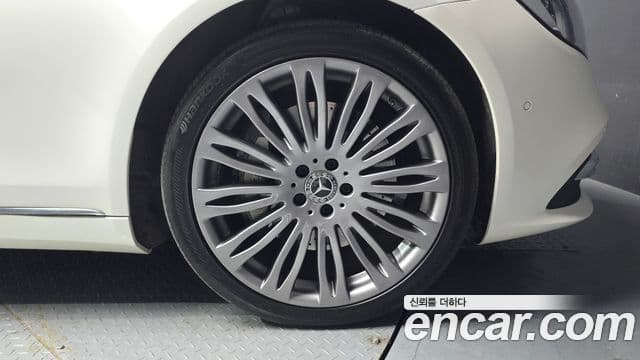 Mercedes-Benz S-Class 2018 — Photo 13/34