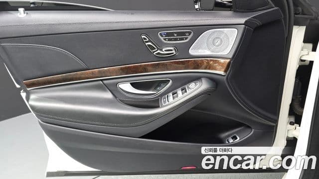 Mercedes-Benz S-Class 2018 — Photo 22/34