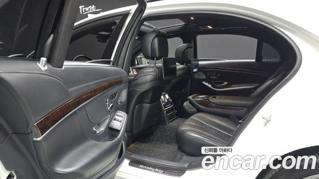 Mercedes-Benz S-Class 2018 — Photo 7/34