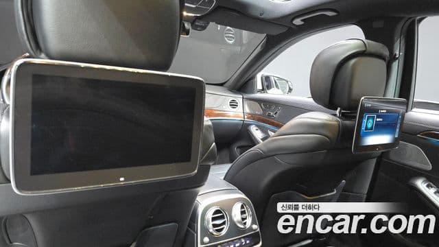 Mercedes-Benz S-Class 2018 — Photo 30/34