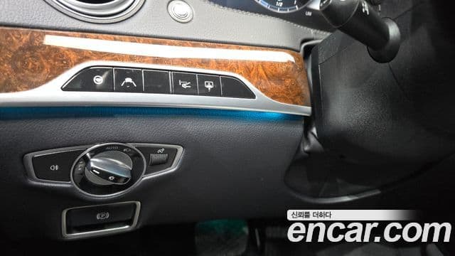 Mercedes-Benz S-Class 2018 — Photo 3/34