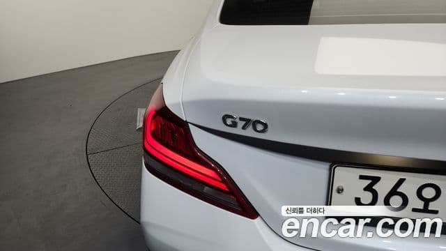 Genesis G70 2018 — Photo 22/36