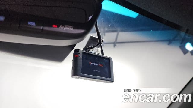 Genesis G70 2018 — Photo 12/36