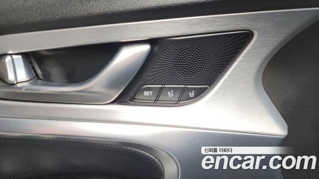 Genesis G70 2018 — Photo 6/36