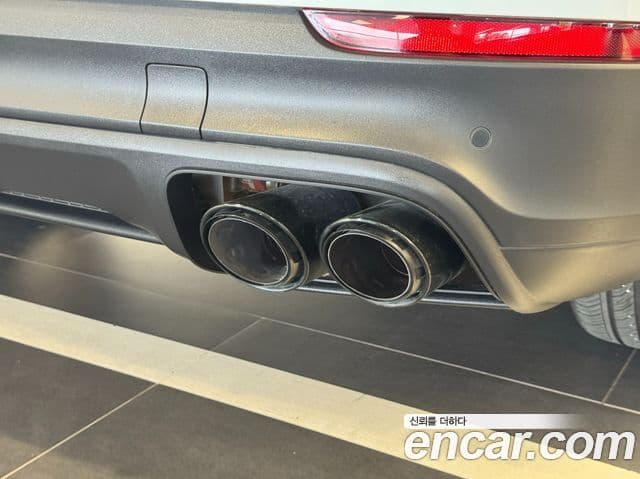 Porsche Cayenne 2023 — Photo 3/20