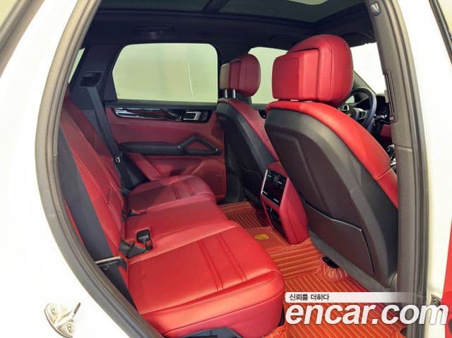Porsche Cayenne 2023 — Photo 5/20
