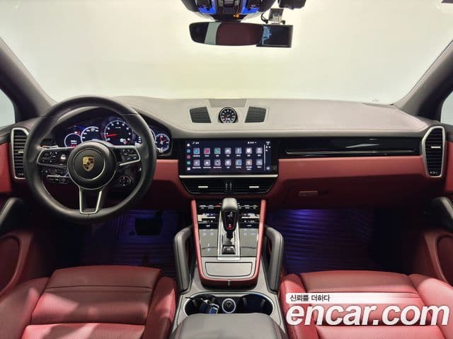 Porsche Cayenne 2023 — Photo 8/20