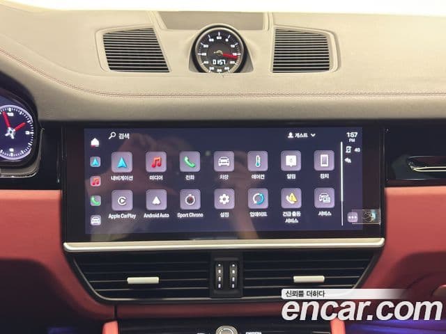 Porsche Cayenne 2023 — Photo 2/20