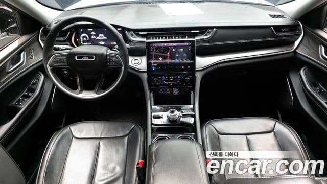 Jeep Grand Cherokee 2023 — ფოტო 7/20