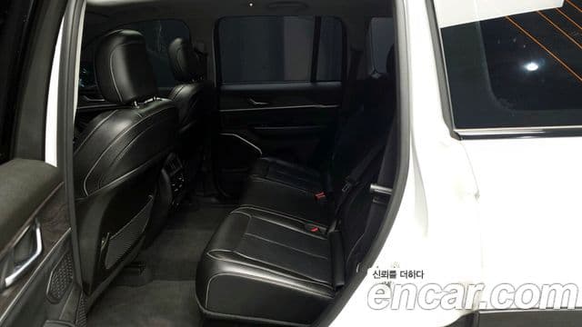 Jeep Grand Cherokee 2023 — Photo 1/33
