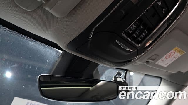 Jeep Grand Cherokee 2023 — ფოტო 18/20