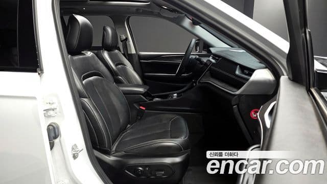 Jeep Grand Cherokee 2023 — Photo 13/33