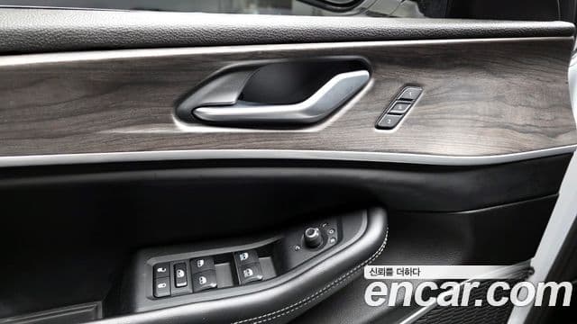 Jeep Grand Cherokee 2023 — Photo 14/33