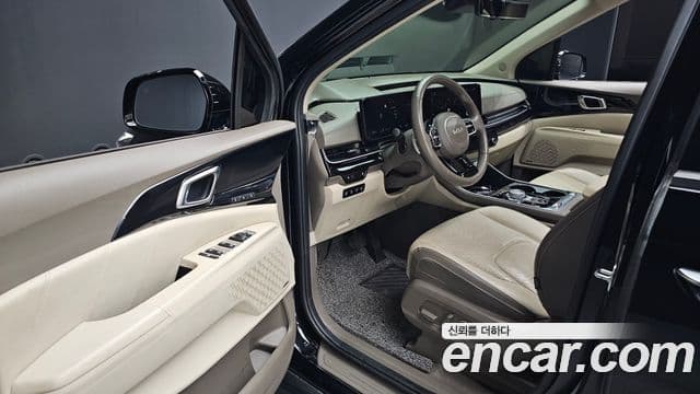 Kia Carnival 2023 — ფოტო 11/20