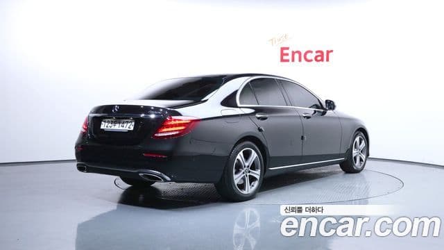 Mercedes-Benz E-Class 2018 — Фото 4/20