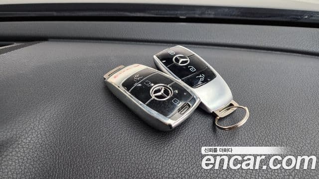 Mercedes-Benz E-Class 2018 — Фото 15/20