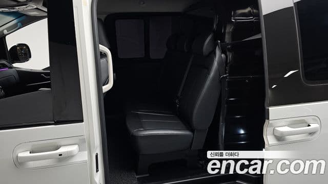 Hyundai Staria 2021 — фото 11 из 20