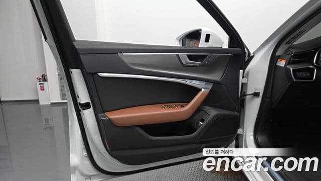 Audi A6 2022 — Photo 25/32