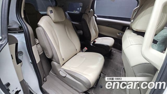 Kia Carnival 2022 — Şəkil 11/20