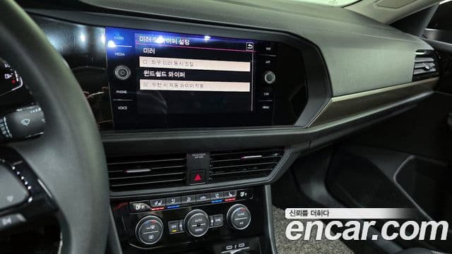 Volkswagen Jetta 2021 — Şəkil 16/20