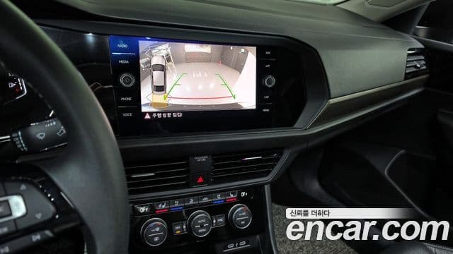 Volkswagen Jetta 2021 — Şəkil 17/20