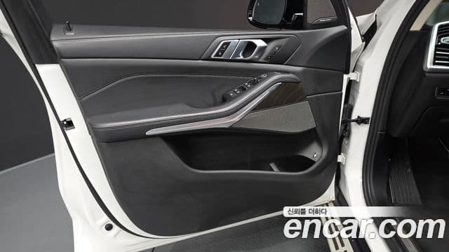 BMW X5 2022 — Photo 24/34