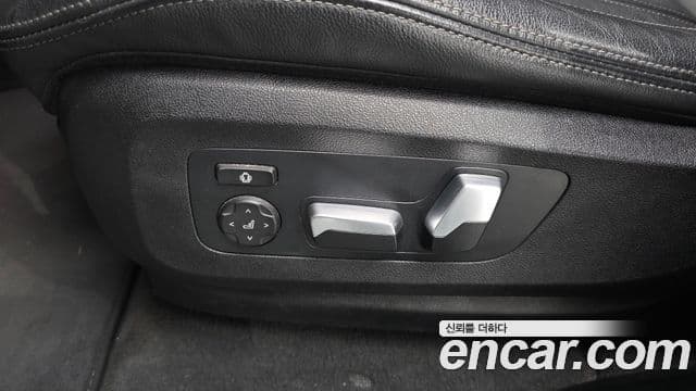 BMW X5 2022 — Photo 23/34