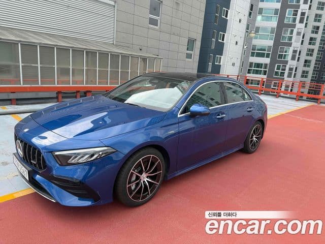 Mercedes-Benz A-Class 2025 — Photo 1/5