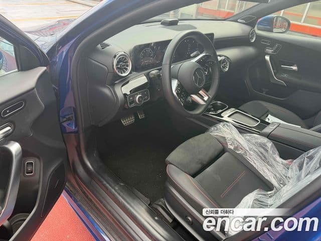 Mercedes-Benz A-Class 2025 — Photo 3/5