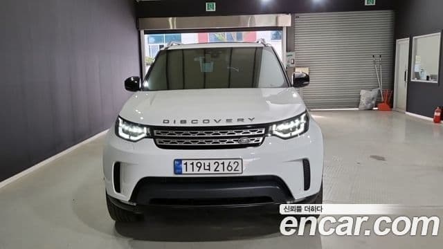 Land Rover Discovery 5 2019 — Photo 2/18
