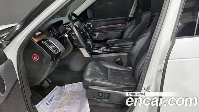 Land Rover Discovery 5 2019 — Photo 10/18