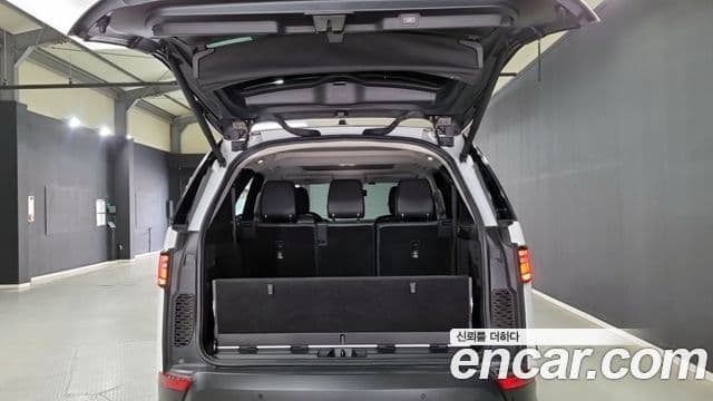 Land Rover Discovery 5 2019 — Photo 14/18