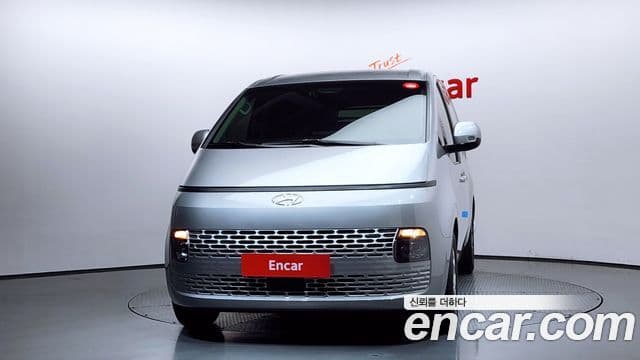 Hyundai Staria 2023 — Фото 3/20