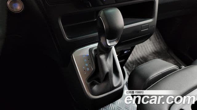 Hyundai Staria 2023 — Фото 9/20