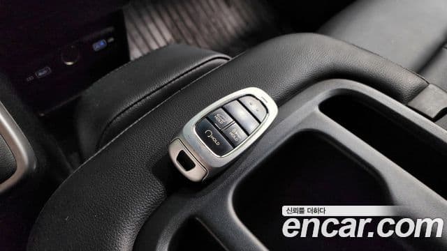 Hyundai Staria 2023 — Фото 15/20