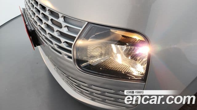 Hyundai Staria 2023 — ფოტო 2/34