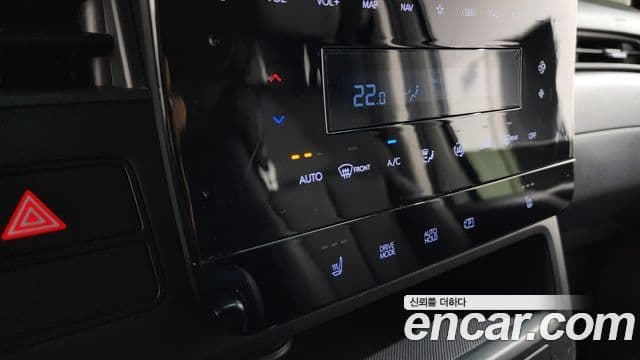 Hyundai Staria 2023 — ფოტო 32/34