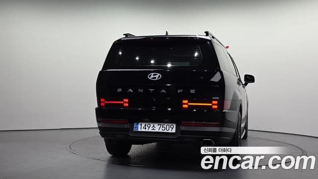 Hyundai Santa Fe 2023 — Фото 4/20