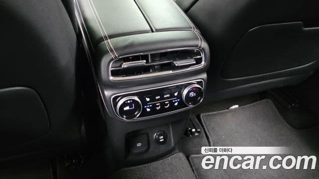 Genesis GV80 2021 — Şəkil 18/20