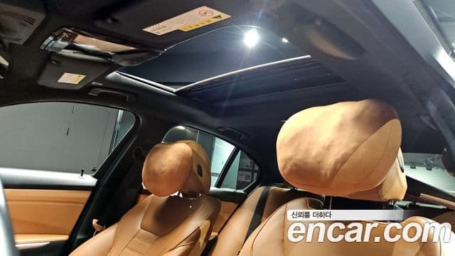 BMW 3 Series 2019 — Şəkil 18/20