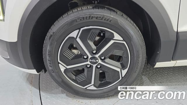Kia Niro 2022 — ფოტო 5/20