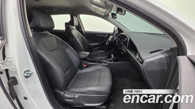 Kia Niro 2022 — ფოტო 10/20