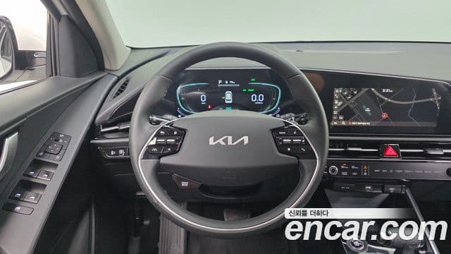Kia Niro 2022 — ფოტო 14/20