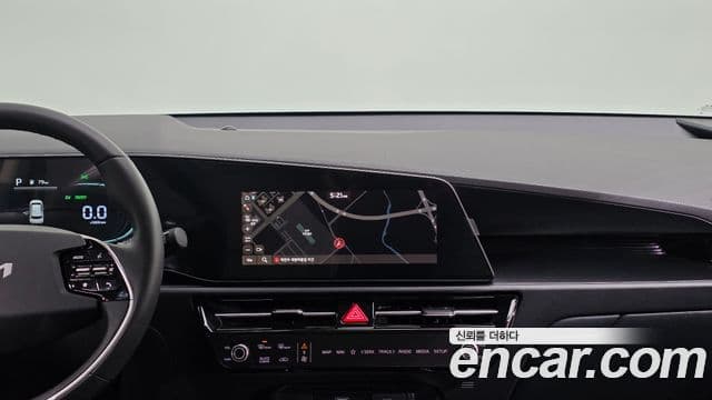 Kia Niro 2022 — ფოტო 16/20