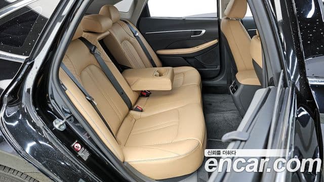 Hyundai Sonata 2022 — ფოტო 11/20