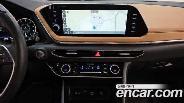 Hyundai Sonata 2022 — ფოტო 13/20