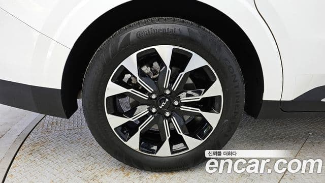 Kia Carnival 2023 — фото 5 из 20