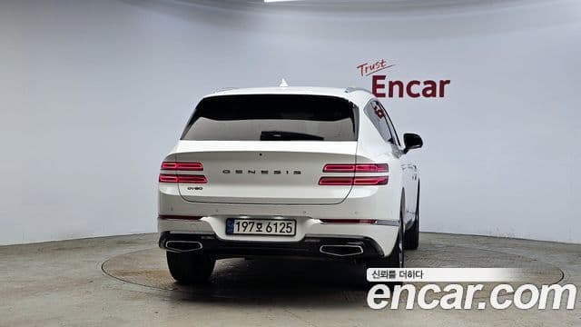 Kia Carnival 2023 — ფოტო 6/20