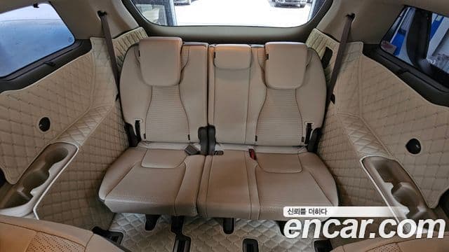 Kia Carnival 2023 — ფოტო 12/20